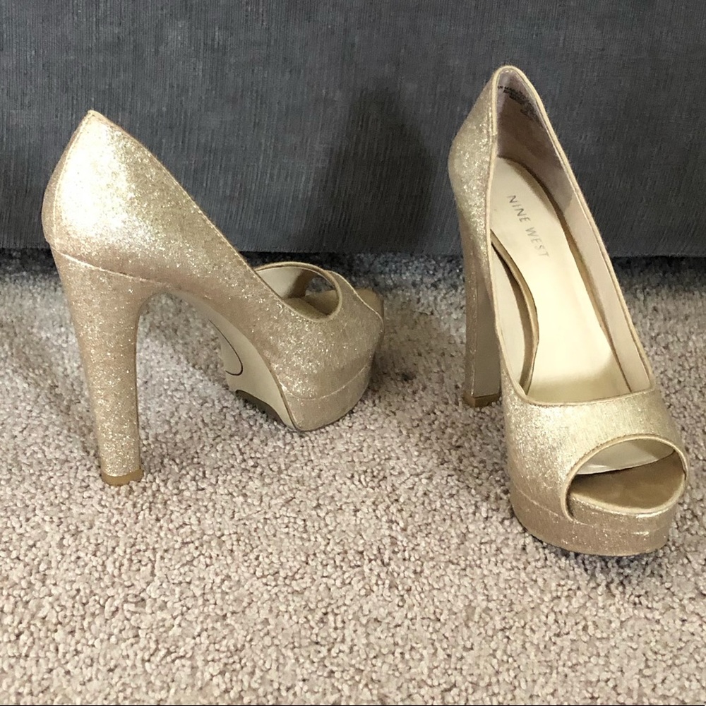 Gold glitter open toed pumps Nine West size 7